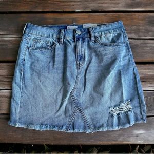 Juniors Light/Medium Wash Ripped Denim Mini Jean Skirt w/Frayed hem - Size 9 NWT
